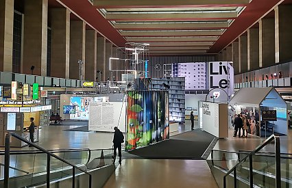 Exhibition LIVING THE CITY in the former Tempelhof Airport 